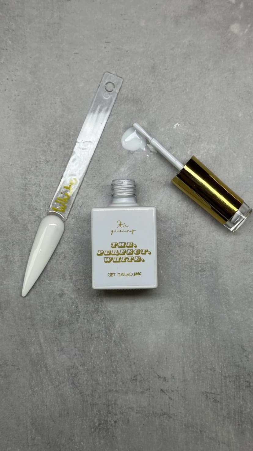 Gel polish - The perfect White
